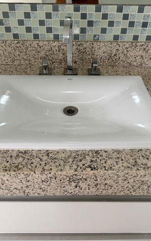 Casa à venda com 300m², 5 quartos e 2 vagas Casa à venda com 300m², 5 quartos e 2 vagasBanheiro da Suíte 1