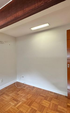 Casa à venda com 300m², 5 quartos e 2 vagas Casa à venda com 300m², 5 quartos e 2 vagasQuarto