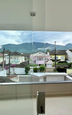 Casa à venda com 300m², 5 quartos e 2 vagas Casa à venda com 300m², 5 quartos e 2 vagasVaranda da Suíte 1