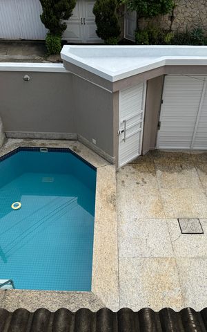 Casa à venda com 300m², 5 quartos e 2 vagas Casa à venda com 300m², 5 quartos e 2 vagasVaranda da Suíte 1