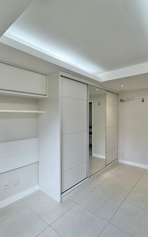 Casa à venda com 300m², 5 quartos e 2 vagas Casa à venda com 300m², 5 quartos e 2 vagasSuíte 2