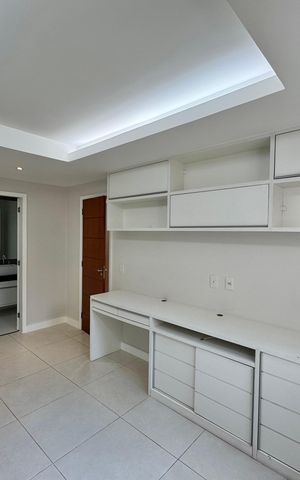 Casa à venda com 300m², 5 quartos e 2 vagas Casa à venda com 300m², 5 quartos e 2 vagasSuíte 2