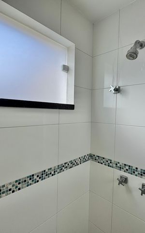 Casa à venda com 300m², 5 quartos e 2 vagas Casa à venda com 300m², 5 quartos e 2 vagasBanheiro da Suíte 3