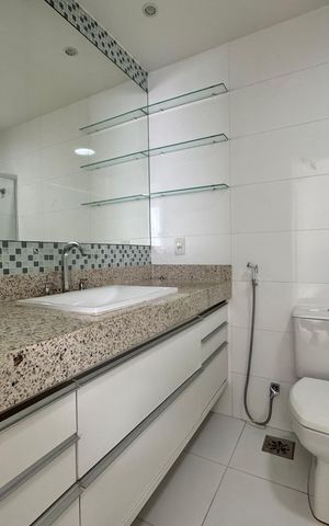 Casa à venda com 300m², 5 quartos e 2 vagas Casa à venda com 300m², 5 quartos e 2 vagasBanheiro da Suíte 1
