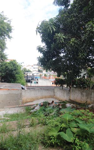 Casa à venda com 300m², 2 quartos e sem vagaÁrea de Serviço