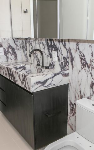 Apartamento para alugar com 162m², 3 quartos e 2 vagas Apartamento para alugar com 162m², 3 quartos e 2 vagasBanheiro da Suite 1