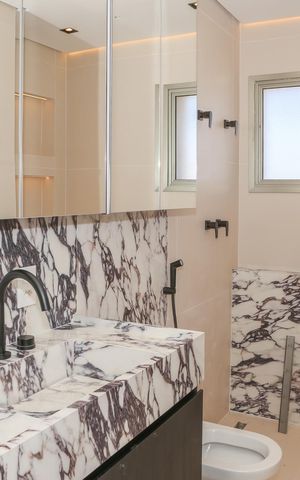 Apartamento para alugar com 162m², 3 quartos e 2 vagas Apartamento para alugar com 162m², 3 quartos e 2 vagasBanheiro da Suite 1