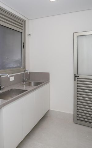 Apartamento para alugar com 162m², 3 quartos e 2 vagas Apartamento para alugar com 162m², 3 quartos e 2 vagasÁrea de Serviço
