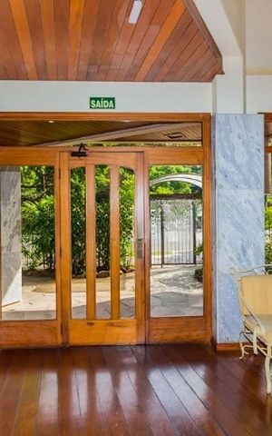Apartamento à venda com 289m², 3 quartos e 2 vagas Apartamento à venda com 289m², 3 quartos e 2 vagasHall de Entrada