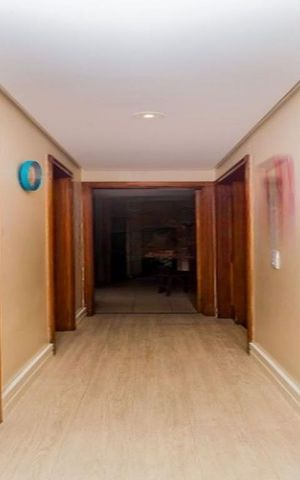 Apartamento à venda com 289m², 3 quartos e 2 vagas Apartamento à venda com 289m², 3 quartos e 2 vagasCorredor