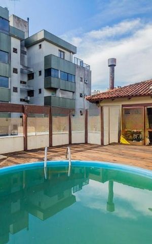 Apartamento à venda com 289m², 3 quartos e 2 vagas Apartamento à venda com 289m², 3 quartos e 2 vagasPiscina