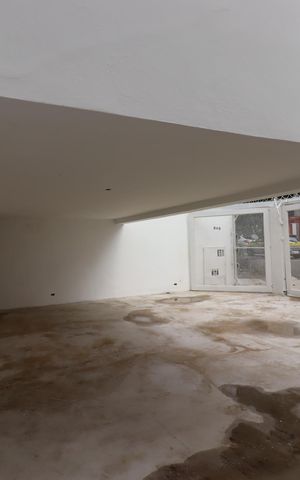 Casa à venda com 258m², 4 quartos e 4 vagasGaragem
