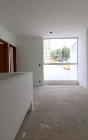 Casa à venda com 258m², 4 quartos e 4 vagasCorredor