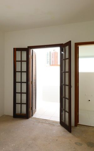 Casa à venda com 258m², 4 quartos e 4 vagasSuíte 3