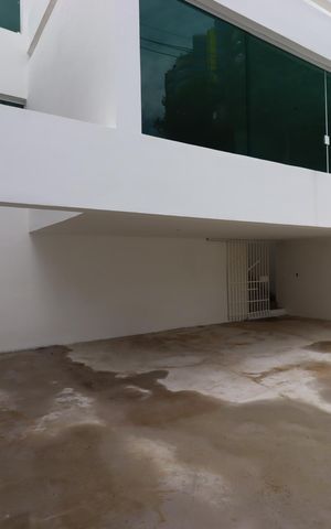 Casa à venda com 258m², 4 quartos e 4 vagasGaragem
