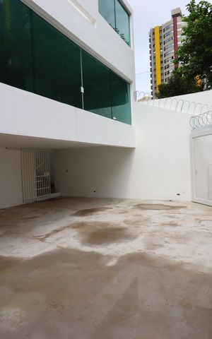 Casa à venda com 258m², 4 quartos e 4 vagasGaragem