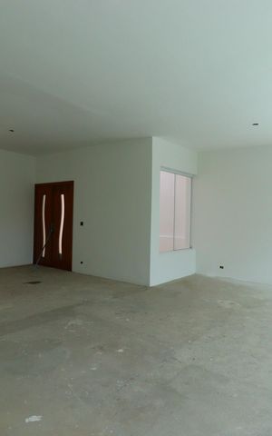 Casa à venda com 258m², 4 quartos e 4 vagasSala