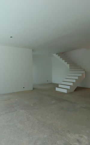 Casa à venda com 258m², 4 quartos e 4 vagasSala