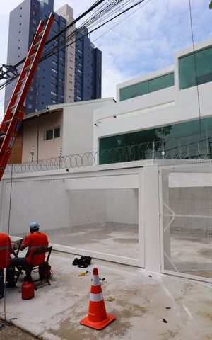 Casa à venda com 258m², 4 quartos e 4 vagasFachada