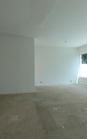 Casa à venda com 258m², 4 quartos e 4 vagasSala