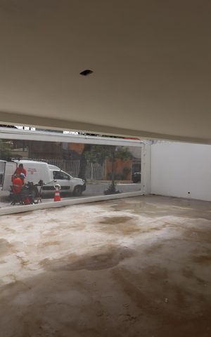 Casa à venda com 258m², 4 quartos e 4 vagasGaragem