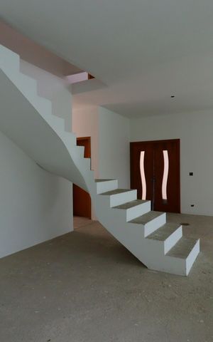 Casa à venda com 258m², 4 quartos e 4 vagasSala