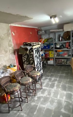Casa à venda com 230m², 3 quartos e 3 vagasPorão