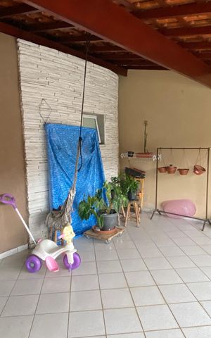 Casa à venda com 230m², 3 quartos e 3 vagasSuite Varanda