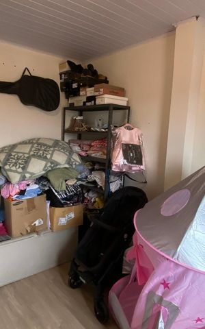 Casa à venda com 230m², 3 quartos e 3 vagasQuarto - Área de Serviço