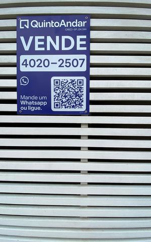 Casa à venda com 230m², 3 quartos e 3 vagasFachada