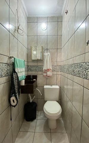 Casa à venda com 230m², 3 quartos e 3 vagasBanheiro de Serviço