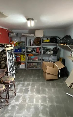 Casa à venda com 230m², 3 quartos e 3 vagasPorão