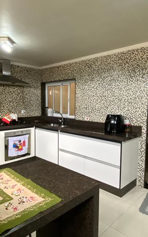 Casa à venda com 230m², 3 quartos e 3 vagasCozinha