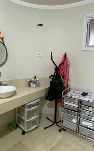 Casa à venda com 230m², 3 quartos e 3 vagasBanheiro da Suíte