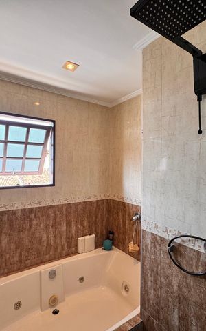Apartamento à venda com 202m², 2 quartos e 2 vagasBanheiro da Suíte