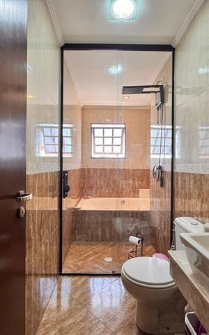 Apartamento à venda com 202m², 2 quartos e 2 vagasBanheiro da Suíte