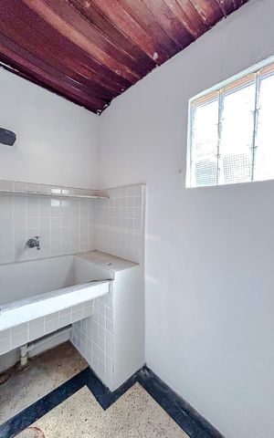 Casa à venda com 242m², 5 quartos e 5 vagasÁrea de Serviço