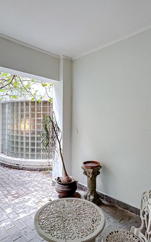 Casa à venda com 242m², 5 quartos e 5 vagasÁrea gourmet