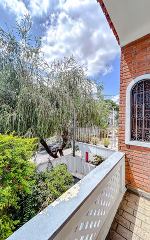 Casa à venda com 242m², 5 quartos e 5 vagasVaranda do Quarto 1