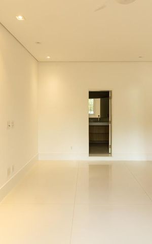 Apartamento para alugar com 220m², 3 quartos e 1 vaga Apartamento para alugar com 220m², 3 quartos e 1 vagaSuíte