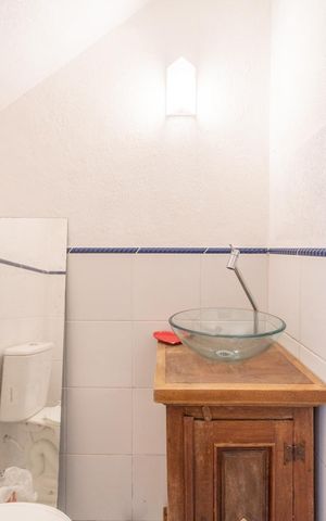 Casa à venda com 320m², 4 quartos e 1 vaga Casa à venda com 320m², 4 quartos e 1 vagaLavabo
