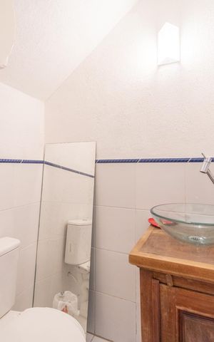 Casa à venda com 320m², 4 quartos e 1 vaga Casa à venda com 320m², 4 quartos e 1 vagaLavabo