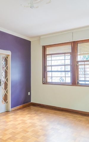 Casa à venda com 320m², 4 quartos e 1 vaga Casa à venda com 320m², 4 quartos e 1 vagaSala