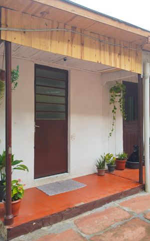 Casa à venda com 80m², 2 quartos e 1 vagaÁrea externa