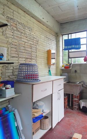 Casa à venda com 80m², 2 quartos e 1 vagaÁrea de Serviço