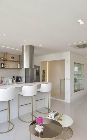 Apartamento à venda com 140m², 2 quartos e 2 vagasCobertura - Sala