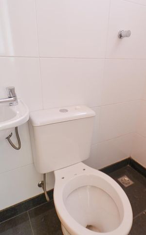 Apartamento à venda com 152m², 4 quartos e 4 vagas Apartamento à venda com 152m², 4 quartos e 4 vagasBanheiro de Serviço