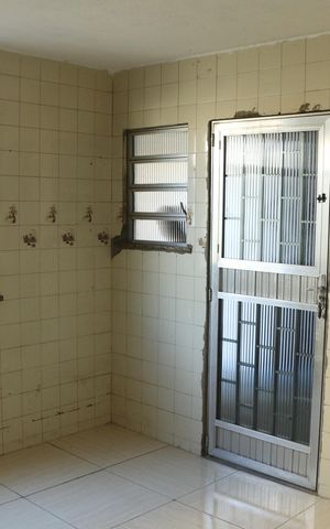 Casa para alugar com 80m², 2 quartos e 2 vagasCozinha