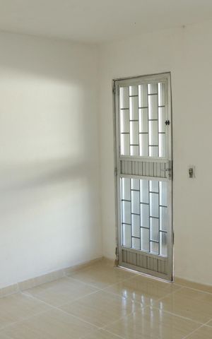 Casa para alugar com 80m², 2 quartos e 2 vagasSala