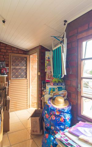 Casa à venda com 200m², 2 quartos e 2 vagas Casa à venda com 200m², 2 quartos e 2 vagasQuarto de Serviço